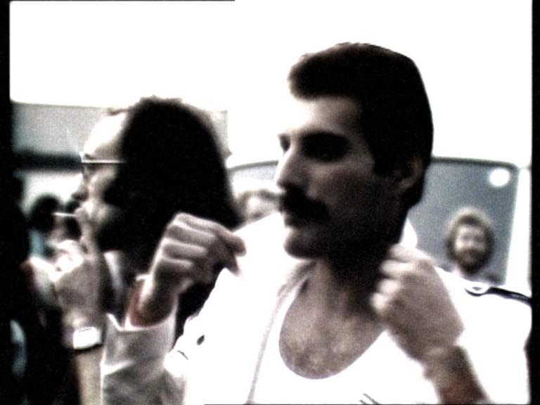 Queen On Fire at the Bowl-1